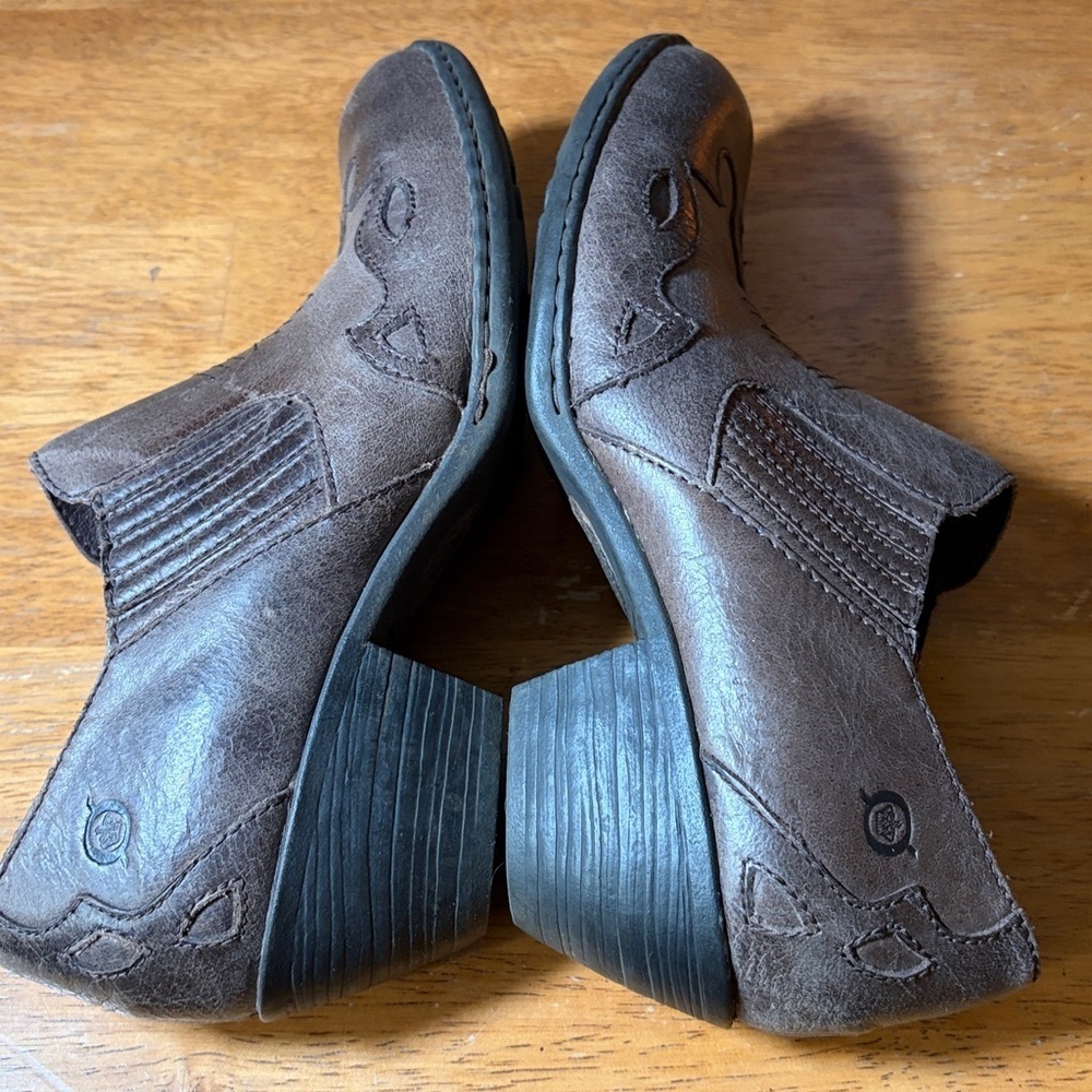 Born Amibeth women's brown leather western wingtip ankle booties. Size 10 - Picture 7 of 9